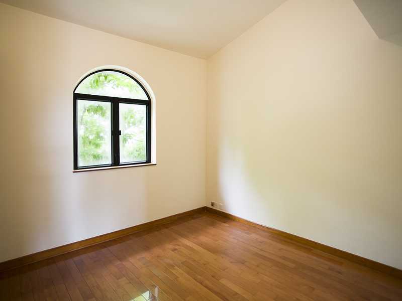 https://img.propertyraptor.com/cdn-cgi/imagedelivery/KD5bF_AFL0JDTbKLWF7z9g/ap8/ap8_001/hornet/prp/img/98a70cea3d5266d0ca7a7357fbcd1074.jpg/public