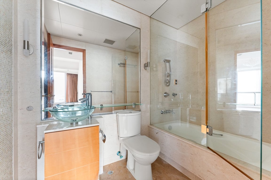 https://img.propertyraptor.com/cdn-cgi/imagedelivery/KD5bF_AFL0JDTbKLWF7z9g/ap8/ap8_001/hornet/prp/img/98dbc8a24469ef508a32fe2b3c7772b8-wtm.jpg/public
