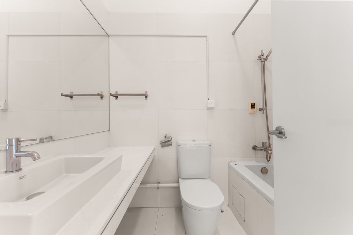 https://img.propertyraptor.com/cdn-cgi/imagedelivery/KD5bF_AFL0JDTbKLWF7z9g/ap8/ap8_001/hornet/prp/img/98f81c8309840b993b83b58144c34e1f-wtm.jpg/public