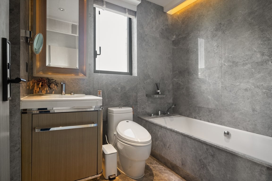 https://img.propertyraptor.com/cdn-cgi/imagedelivery/KD5bF_AFL0JDTbKLWF7z9g/ap8/ap8_001/hornet/prp/img/99075e5ac36e982fbf81206e635fb859-wtm.jpg/public