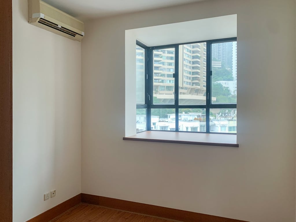 https://img.propertyraptor.com/cdn-cgi/imagedelivery/KD5bF_AFL0JDTbKLWF7z9g/ap8/ap8_001/hornet/prp/img/991314182dae8c9e9232889658dae99d.jpg/public