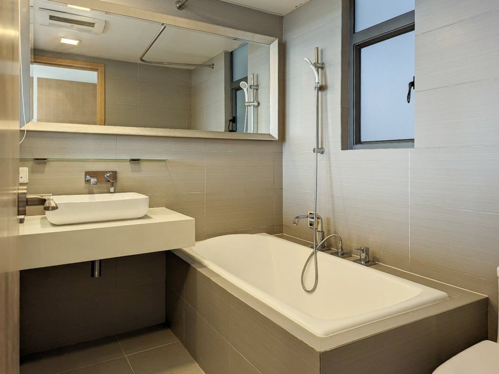 https://img.propertyraptor.com/cdn-cgi/imagedelivery/KD5bF_AFL0JDTbKLWF7z9g/ap8/ap8_001/hornet/prp/img/9932f9cb43100d3a8e11345293e02975-wtm.jpg/public