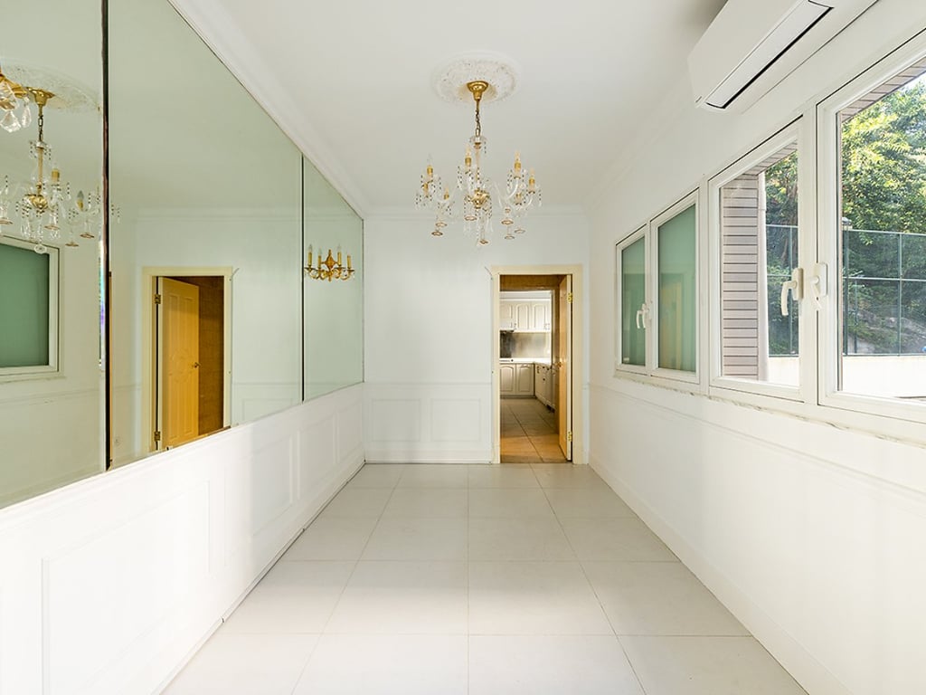 https://img.propertyraptor.com/cdn-cgi/imagedelivery/KD5bF_AFL0JDTbKLWF7z9g/ap8/ap8_001/hornet/prp/img/9961cc8d5340f38a4b25d196de6171e6.jpg/public