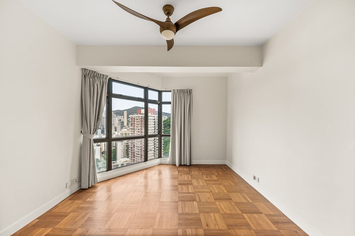 https://img.propertyraptor.com/cdn-cgi/imagedelivery/KD5bF_AFL0JDTbKLWF7z9g/ap8/ap8_001/hornet/prp/img/99bf7d5439271ef700d106184ee2db37-wtm.jpg/public