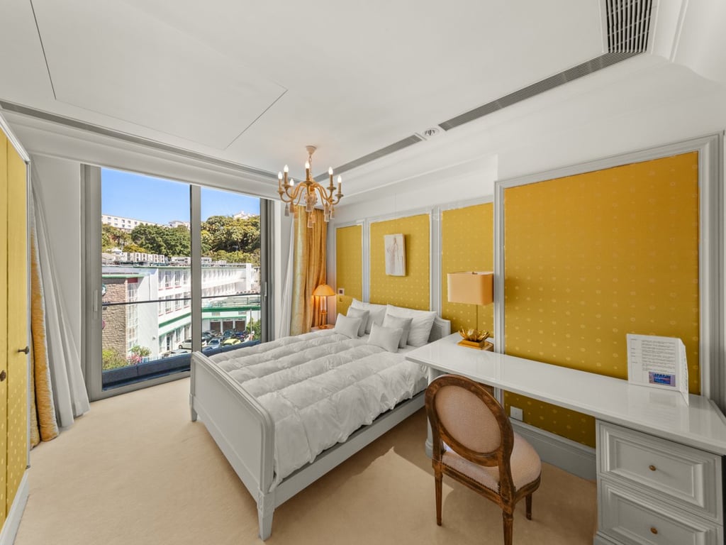 https://img.propertyraptor.com/cdn-cgi/imagedelivery/KD5bF_AFL0JDTbKLWF7z9g/ap8/ap8_001/hornet/prp/img/99ffd9a51fd09bc29d470515d855e4d3.jpg/public
