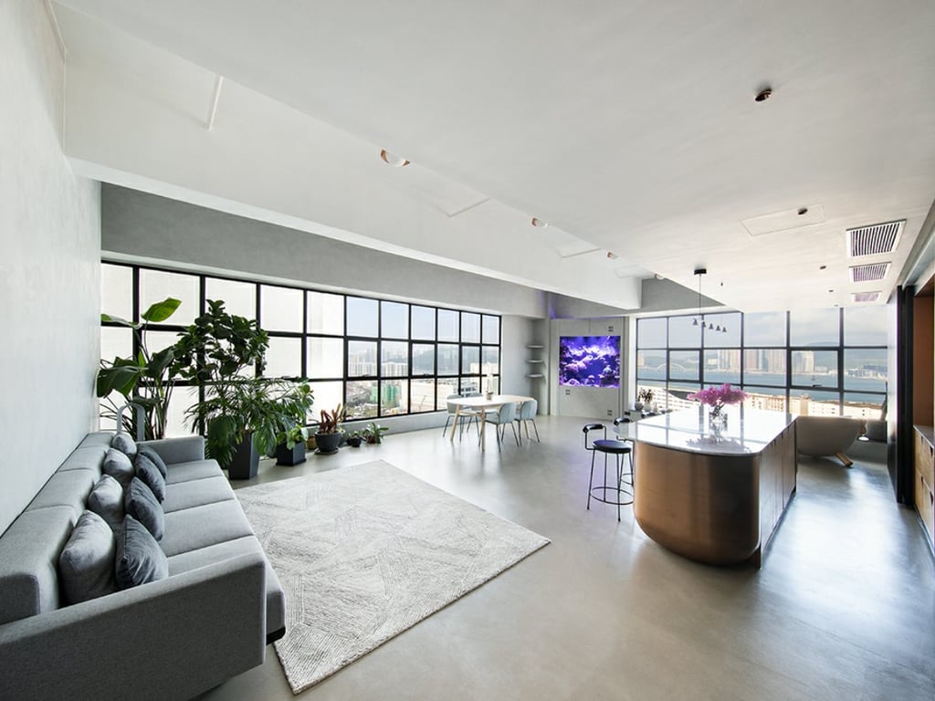 https://img.propertyraptor.com/cdn-cgi/imagedelivery/KD5bF_AFL0JDTbKLWF7z9g/ap8/ap8_001/hornet/prp/img/9a0647fb7889756f941b71cec3b156d7.jpg/public