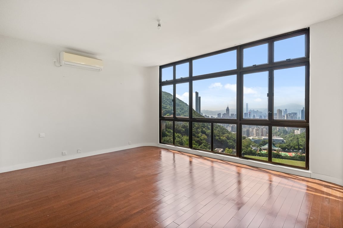 https://img.propertyraptor.com/cdn-cgi/imagedelivery/KD5bF_AFL0JDTbKLWF7z9g/ap8/ap8_001/hornet/prp/img/9a5ed2b0d3f5a88cbc29d538649d90e1-wtm.jpg/public