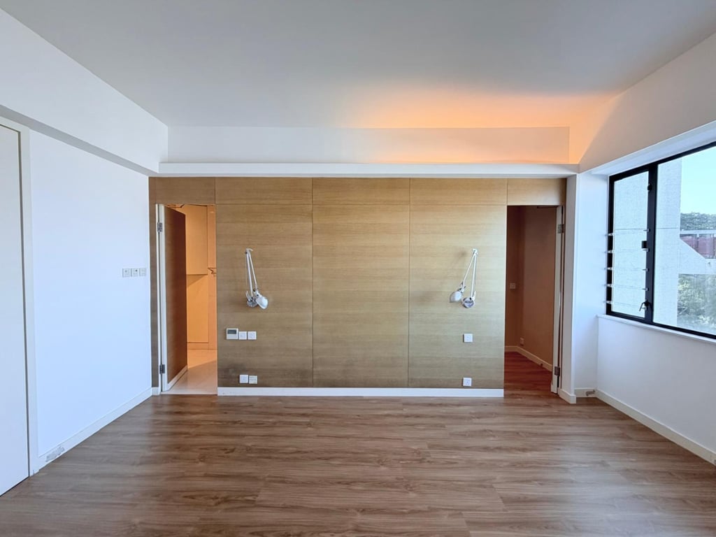 https://img.propertyraptor.com/cdn-cgi/imagedelivery/KD5bF_AFL0JDTbKLWF7z9g/ap8/ap8_001/hornet/prp/img/9a6d375c005e3554d297a227bdff1bac-wtm.jpg/public