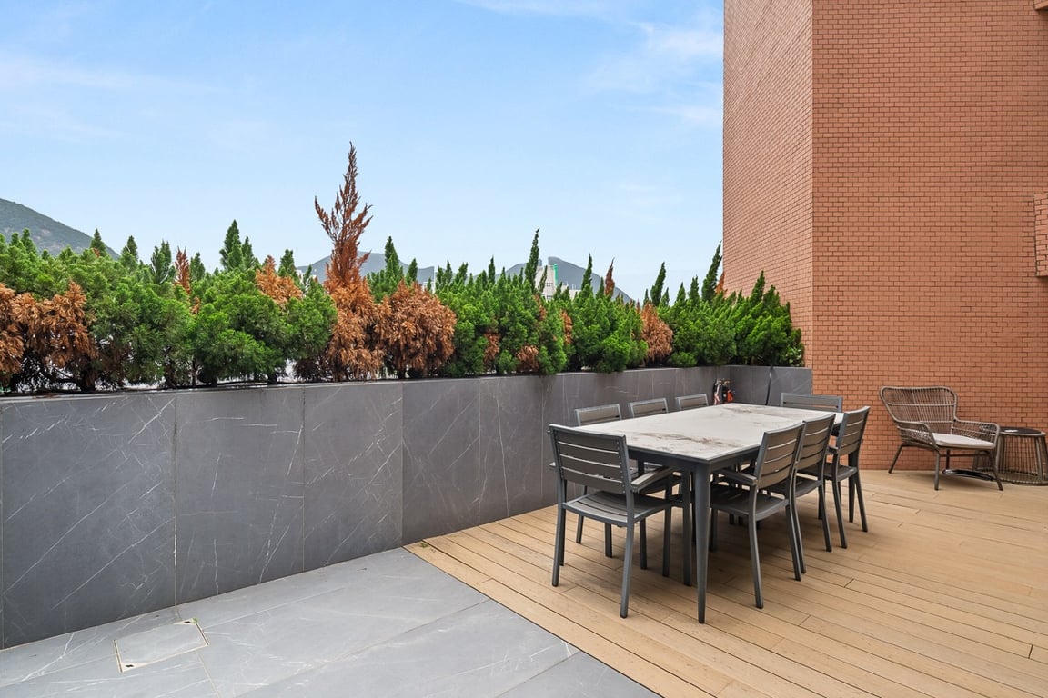 https://img.propertyraptor.com/cdn-cgi/imagedelivery/KD5bF_AFL0JDTbKLWF7z9g/ap8/ap8_001/hornet/prp/img/9aab35d398a64a057fb8c614a72e806a-wtm.jpg/public