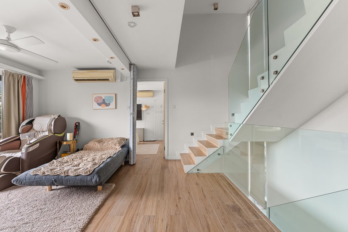 https://img.propertyraptor.com/cdn-cgi/imagedelivery/KD5bF_AFL0JDTbKLWF7z9g/ap8/ap8_001/hornet/prp/img/9ae44b7cc2455ab41b9a2d01955f51f8-wtm.jpg/public