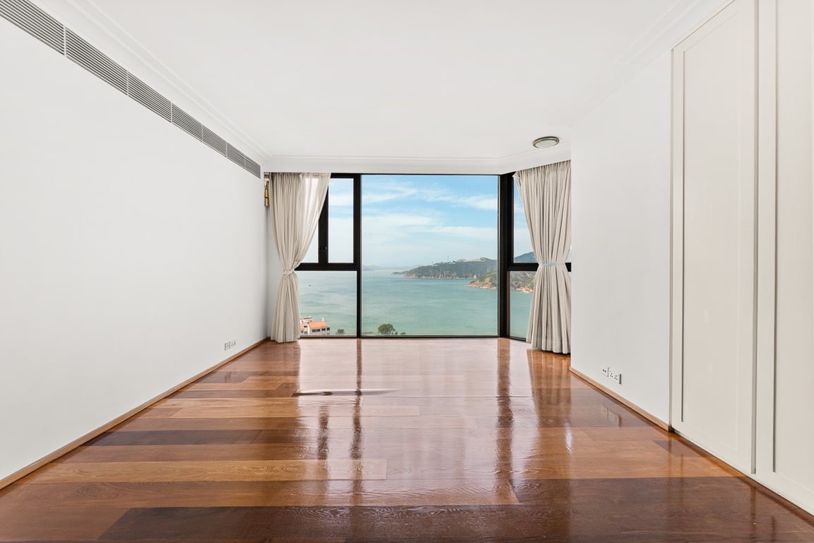 https://img.propertyraptor.com/cdn-cgi/imagedelivery/KD5bF_AFL0JDTbKLWF7z9g/ap8/ap8_001/hornet/prp/img/9aec125c44d23830b02bc38685418abf-wtm.jpg/public