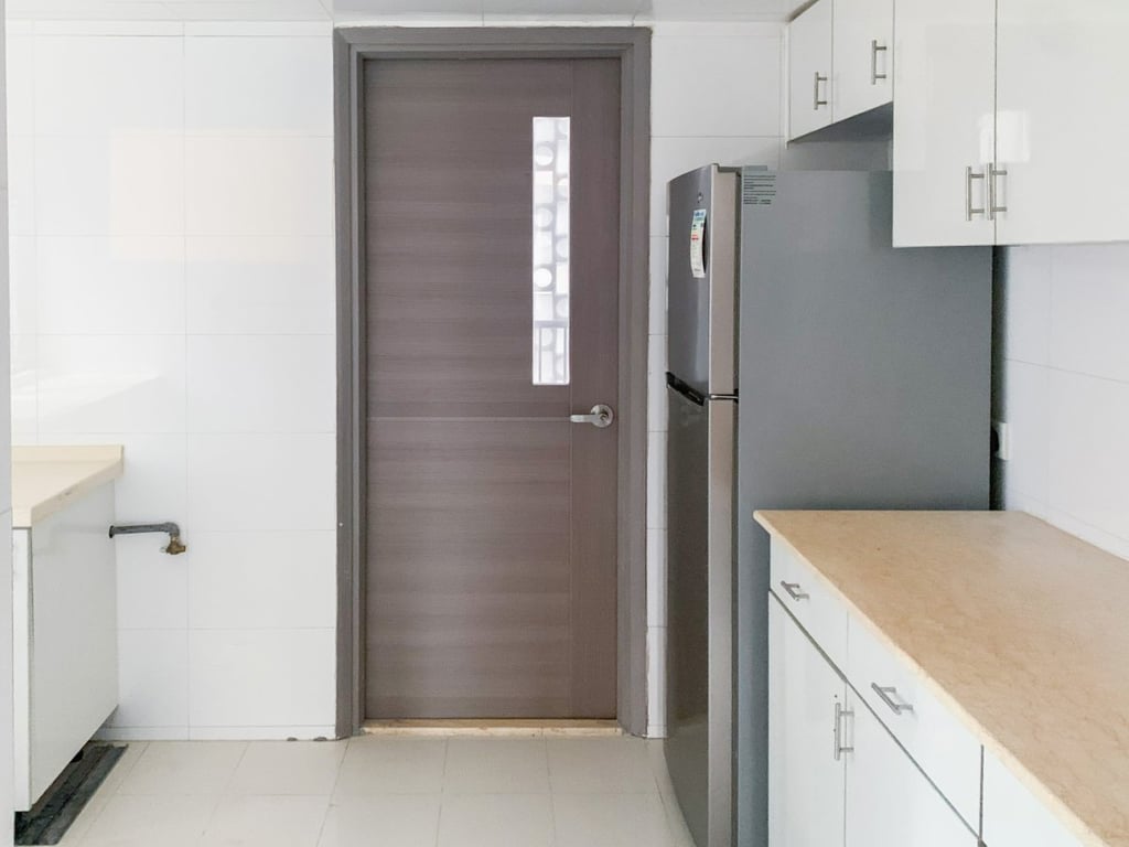 https://img.propertyraptor.com/cdn-cgi/imagedelivery/KD5bF_AFL0JDTbKLWF7z9g/ap8/ap8_001/hornet/prp/img/9af93b4aa7c5239a081b242265758e89.jpg/public