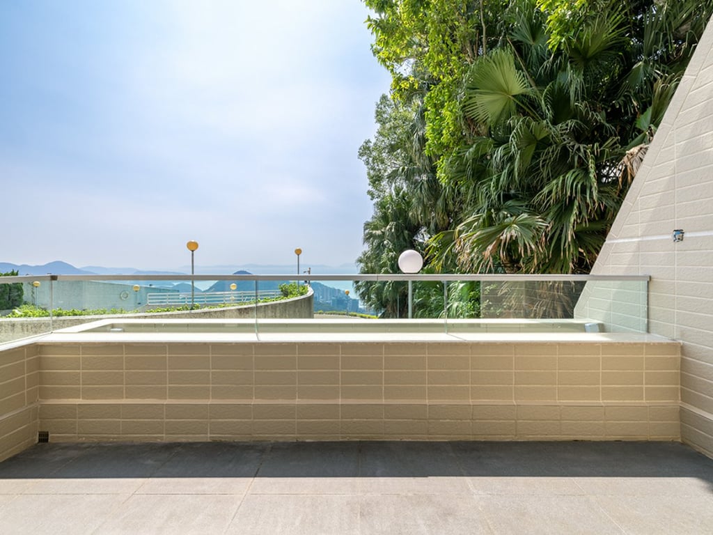 https://img.propertyraptor.com/cdn-cgi/imagedelivery/KD5bF_AFL0JDTbKLWF7z9g/ap8/ap8_001/hornet/prp/img/9b559152614fdc274f2d70ec004fc557.jpg/public