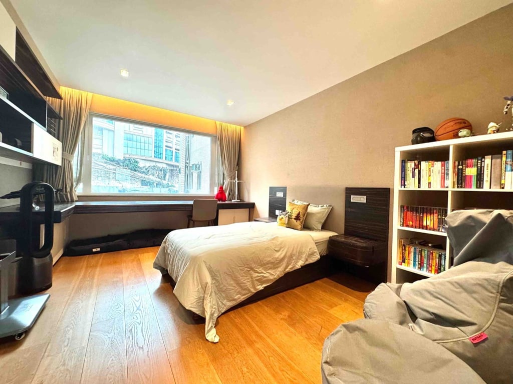https://img.propertyraptor.com/cdn-cgi/imagedelivery/KD5bF_AFL0JDTbKLWF7z9g/ap8/ap8_001/hornet/prp/img/9b6b7ee7306b8b350d440e3e31a377d4-wtm.jpg/public