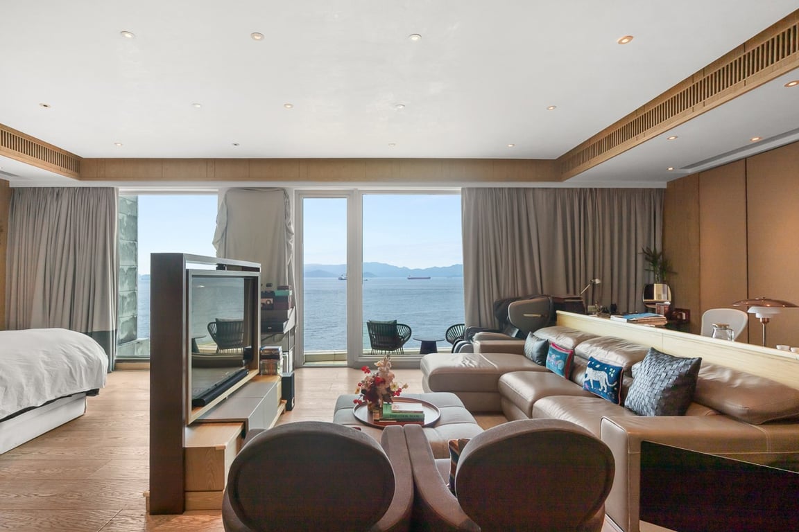 https://img.propertyraptor.com/cdn-cgi/imagedelivery/KD5bF_AFL0JDTbKLWF7z9g/ap8/ap8_001/hornet/prp/img/9b91e0aba87c8f140010efd867a8445c-wtm.jpg/public