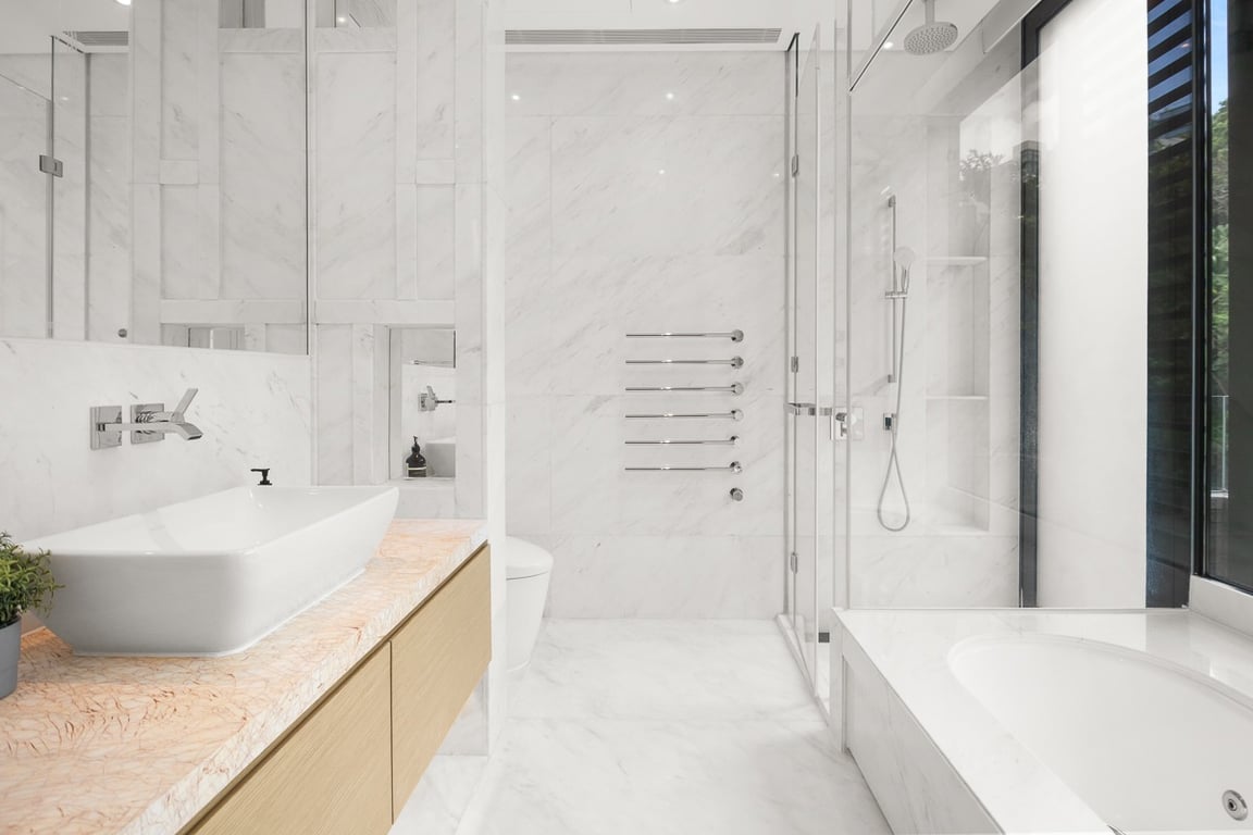 https://img.propertyraptor.com/cdn-cgi/imagedelivery/KD5bF_AFL0JDTbKLWF7z9g/ap8/ap8_001/hornet/prp/img/9b9438264df3b9948a9150741f24a20d-wtm.jpg/public