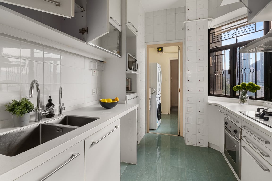 https://img.propertyraptor.com/cdn-cgi/imagedelivery/KD5bF_AFL0JDTbKLWF7z9g/ap8/ap8_001/hornet/prp/img/9b9ccca27c4205b2cbfaa785429081d0-wtm.jpg/public