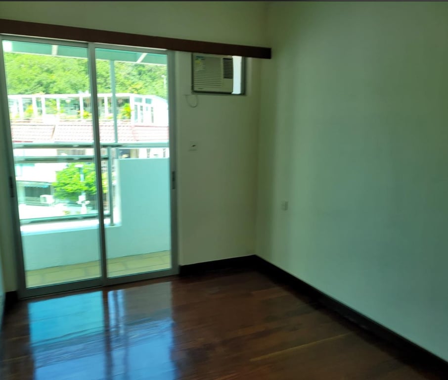 https://img.propertyraptor.com/cdn-cgi/imagedelivery/KD5bF_AFL0JDTbKLWF7z9g/ap8/ap8_001/hornet/prp/img/9bbafd10b6a934f32200f7f1cf8fcbcf-wtm.jpg/public