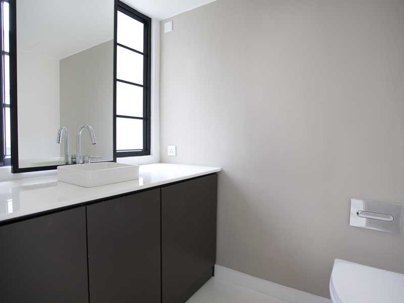 https://img.propertyraptor.com/cdn-cgi/imagedelivery/KD5bF_AFL0JDTbKLWF7z9g/ap8/ap8_001/hornet/prp/img/9bc5c561d27cf740d14debfa3f52accc.jpg/public