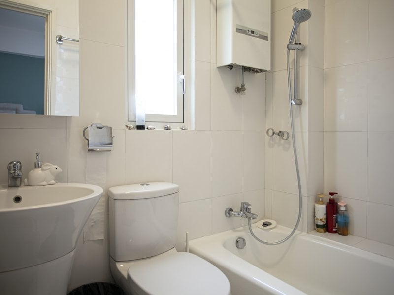 https://img.propertyraptor.com/cdn-cgi/imagedelivery/KD5bF_AFL0JDTbKLWF7z9g/ap8/ap8_001/hornet/prp/img/9bd49794dc72904415e131e7ec28c8b2.jpg/public