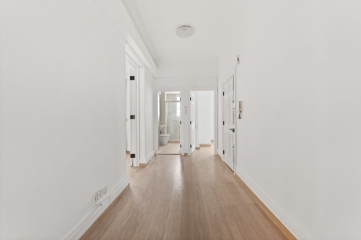 https://img.propertyraptor.com/cdn-cgi/imagedelivery/KD5bF_AFL0JDTbKLWF7z9g/ap8/ap8_001/hornet/prp/img/9bda8ca8674d08d9e5ec14f3e272f603-wtm.jpg/public