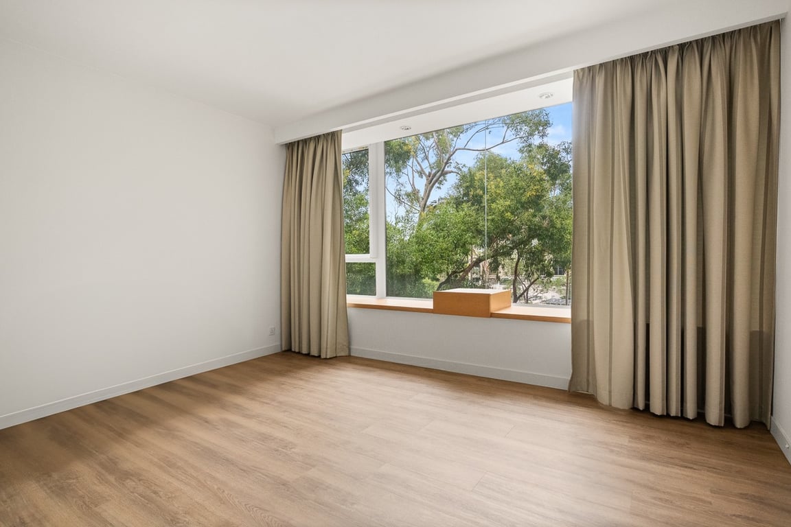 https://img.propertyraptor.com/cdn-cgi/imagedelivery/KD5bF_AFL0JDTbKLWF7z9g/ap8/ap8_001/hornet/prp/img/9be87d3fff68d4492b7d55a6d906f1aa-wtm.jpg/public