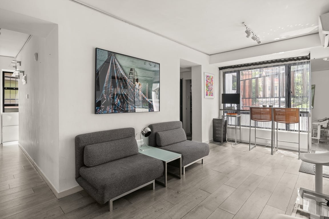 https://img.propertyraptor.com/cdn-cgi/imagedelivery/KD5bF_AFL0JDTbKLWF7z9g/ap8/ap8_001/hornet/prp/img/9bf074f1e995bf0cb066020ff41e1e34-wtm.jpg/public