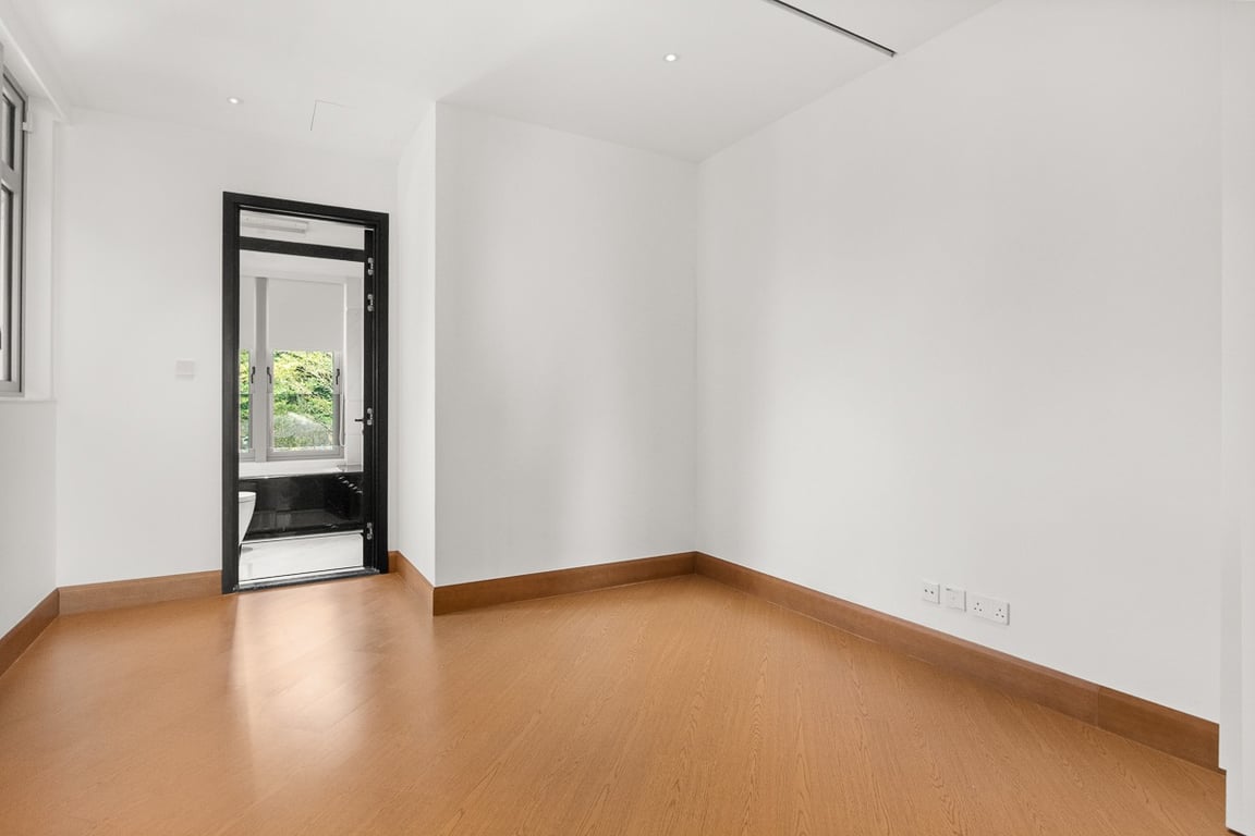 https://img.propertyraptor.com/cdn-cgi/imagedelivery/KD5bF_AFL0JDTbKLWF7z9g/ap8/ap8_001/hornet/prp/img/9c4d9ae6fc16d4f70d391162c8f0cef9-wtm.jpg/public