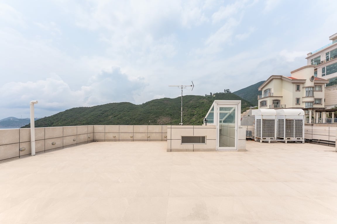 https://img.propertyraptor.com/cdn-cgi/imagedelivery/KD5bF_AFL0JDTbKLWF7z9g/ap8/ap8_001/hornet/prp/img/9c549aa5d69be5571a7ca7cb5d697a1e-wtm.jpg/public