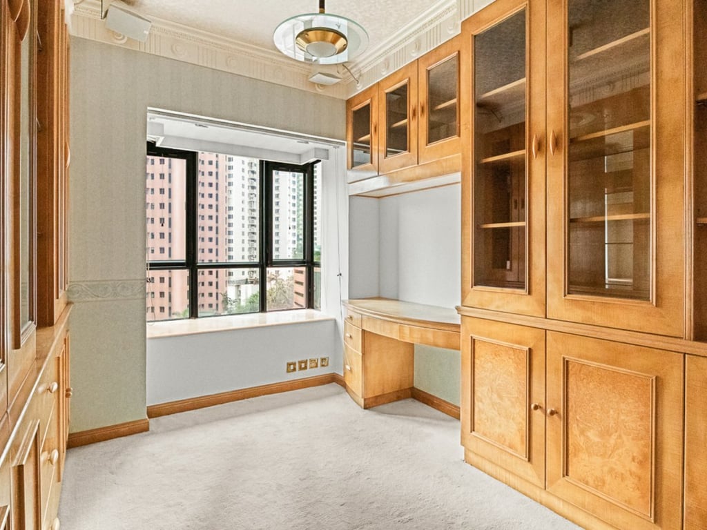 https://img.propertyraptor.com/cdn-cgi/imagedelivery/KD5bF_AFL0JDTbKLWF7z9g/ap8/ap8_001/hornet/prp/img/9c64fcf66ddf75edbfc9964bfb7cd4ef-wtm.jpg/public