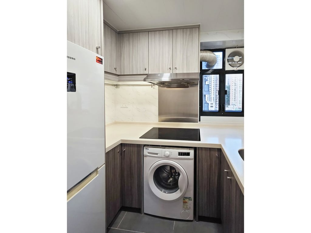 https://img.propertyraptor.com/cdn-cgi/imagedelivery/KD5bF_AFL0JDTbKLWF7z9g/ap8/ap8_001/hornet/prp/img/9cb50ae3b6d67702dc3609487dae1814.jpg/public