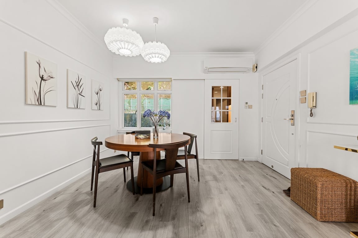 https://img.propertyraptor.com/cdn-cgi/imagedelivery/KD5bF_AFL0JDTbKLWF7z9g/ap8/ap8_001/hornet/prp/img/9cc17377593c07d5acaefbd4821c61a1-wtm.jpg/public