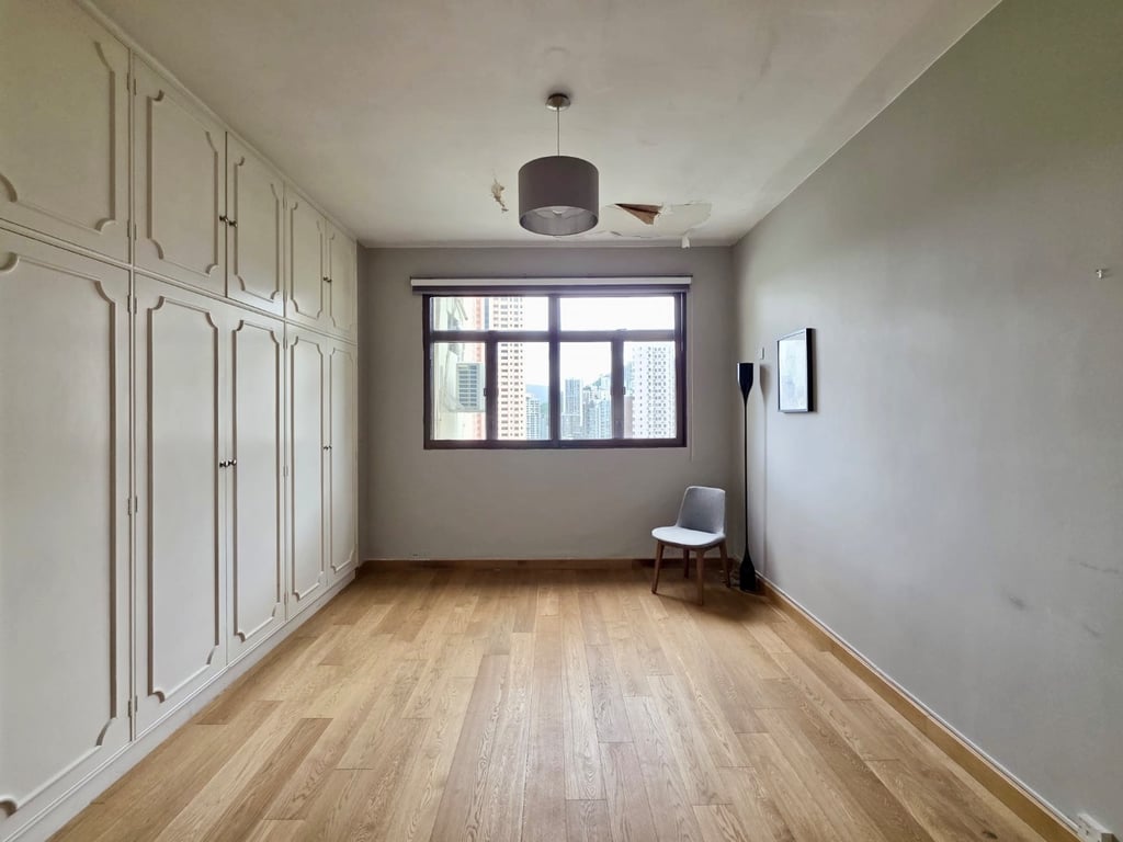 https://img.propertyraptor.com/cdn-cgi/imagedelivery/KD5bF_AFL0JDTbKLWF7z9g/ap8/ap8_001/hornet/prp/img/9cd7f223428fc158d12d74d0a10d0f03-wtm.jpg/public