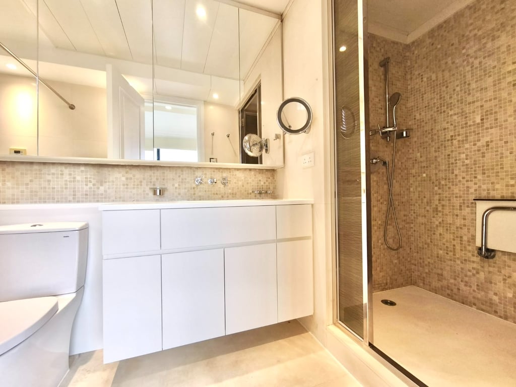 https://img.propertyraptor.com/cdn-cgi/imagedelivery/KD5bF_AFL0JDTbKLWF7z9g/ap8/ap8_001/hornet/prp/img/9ced5357810e50fc10b52b7ce94d4921-wtm.jpg/public