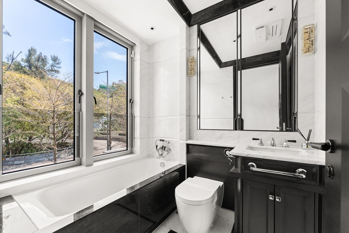 https://img.propertyraptor.com/cdn-cgi/imagedelivery/KD5bF_AFL0JDTbKLWF7z9g/ap8/ap8_001/hornet/prp/img/9cef2d36cf8447c5cd35cdaf0aba6b29-wtm.jpg/public