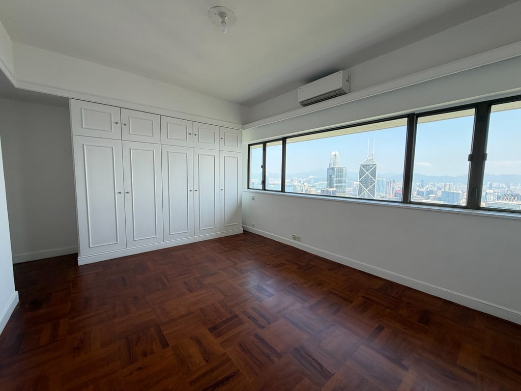 https://img.propertyraptor.com/cdn-cgi/imagedelivery/KD5bF_AFL0JDTbKLWF7z9g/ap8/ap8_001/hornet/prp/img/9d27424bc07badb00d04c10c368b00b4-wtm.jpg/public