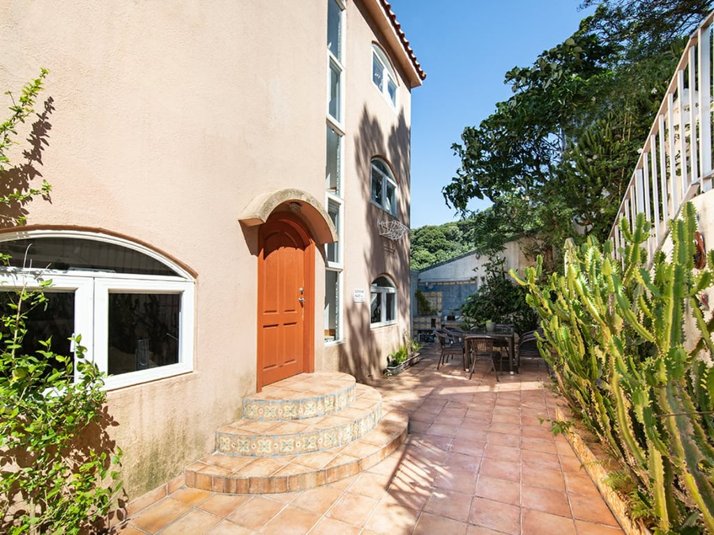 https://img.propertyraptor.com/cdn-cgi/imagedelivery/KD5bF_AFL0JDTbKLWF7z9g/ap8/ap8_001/hornet/prp/img/9d5fdcca4d31c00668142dd0979a4052.jpg/public