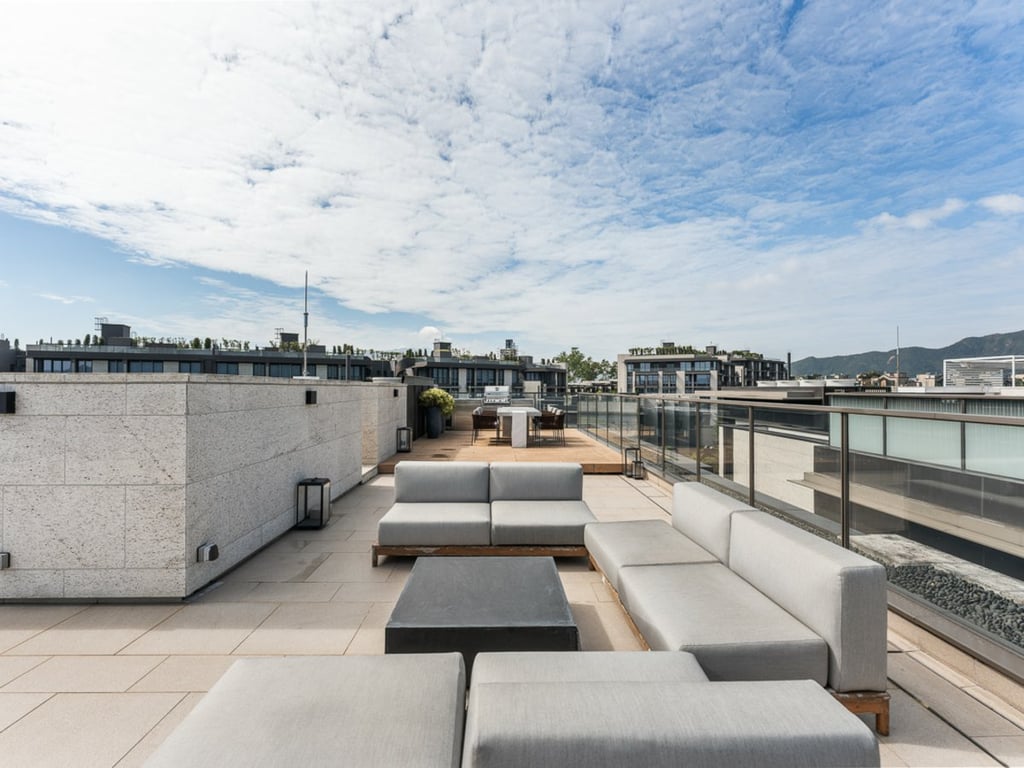 https://img.propertyraptor.com/cdn-cgi/imagedelivery/KD5bF_AFL0JDTbKLWF7z9g/ap8/ap8_001/hornet/prp/img/9d6e23c70aff5f061efaf75c413a293f-wtm.jpg/public