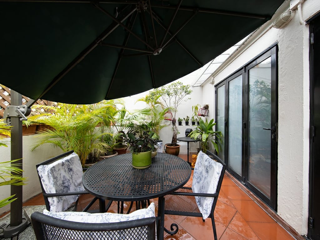 https://img.propertyraptor.com/cdn-cgi/imagedelivery/KD5bF_AFL0JDTbKLWF7z9g/ap8/ap8_001/hornet/prp/img/9d70327bd0b9bd7b3533891f00242204-wtm.jpg/public
