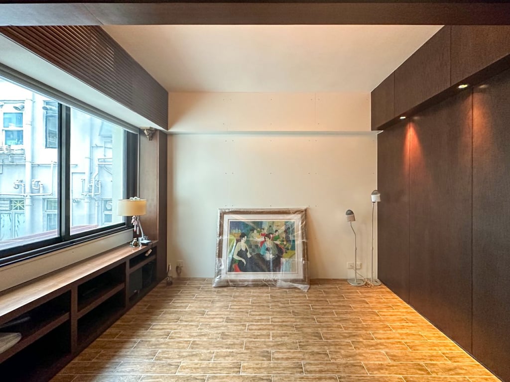 https://img.propertyraptor.com/cdn-cgi/imagedelivery/KD5bF_AFL0JDTbKLWF7z9g/ap8/ap8_001/hornet/prp/img/9d82ee44cea2d9fa9d729a8b204d0276.jpg/public