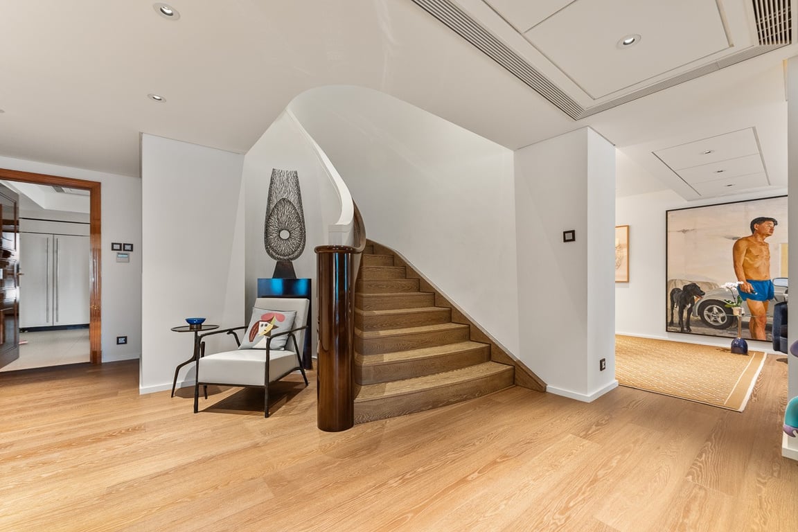 https://img.propertyraptor.com/cdn-cgi/imagedelivery/KD5bF_AFL0JDTbKLWF7z9g/ap8/ap8_001/hornet/prp/img/9d9899d51bac281cf84ad608c8ca1f5f-wtm.jpg/public