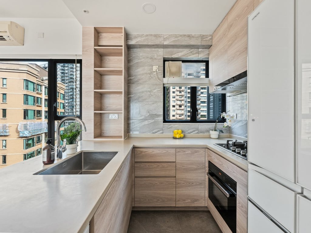 https://img.propertyraptor.com/cdn-cgi/imagedelivery/KD5bF_AFL0JDTbKLWF7z9g/ap8/ap8_001/hornet/prp/img/9da87ffd021378075f607477b425dc09-wtm.jpg/public