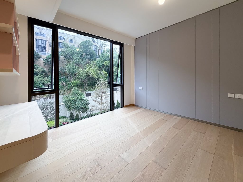 https://img.propertyraptor.com/cdn-cgi/imagedelivery/KD5bF_AFL0JDTbKLWF7z9g/ap8/ap8_001/hornet/prp/img/9dbec5b9ebcd920ab148fb4a1c183c7c-wtm.jpg/public