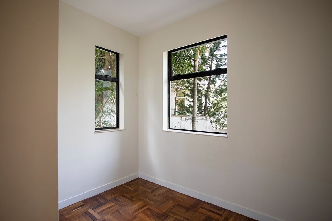 https://img.propertyraptor.com/cdn-cgi/imagedelivery/KD5bF_AFL0JDTbKLWF7z9g/ap8/ap8_001/hornet/prp/img/9dc2089ff60014863f50e510eb15d9bc-wtm.jpg/public