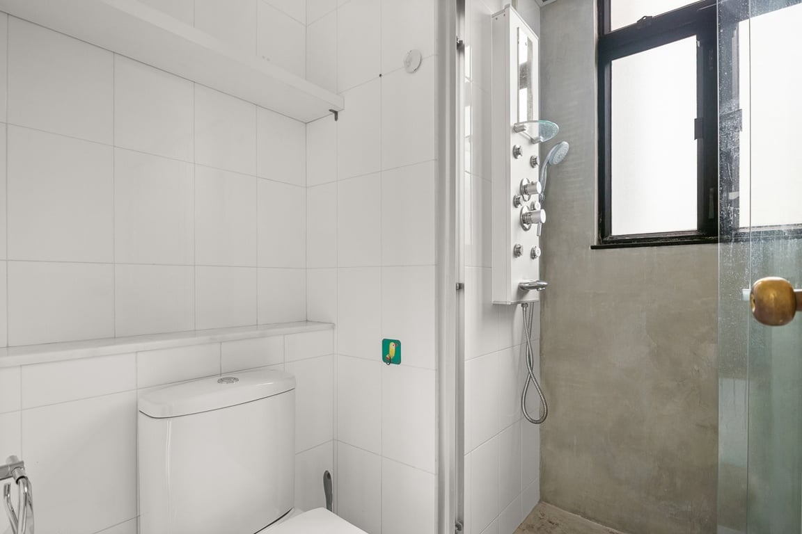 https://img.propertyraptor.com/cdn-cgi/imagedelivery/KD5bF_AFL0JDTbKLWF7z9g/ap8/ap8_001/hornet/prp/img/9dc6ea87d7453838ef37c6b7328bb20d-wtm.jpg/public