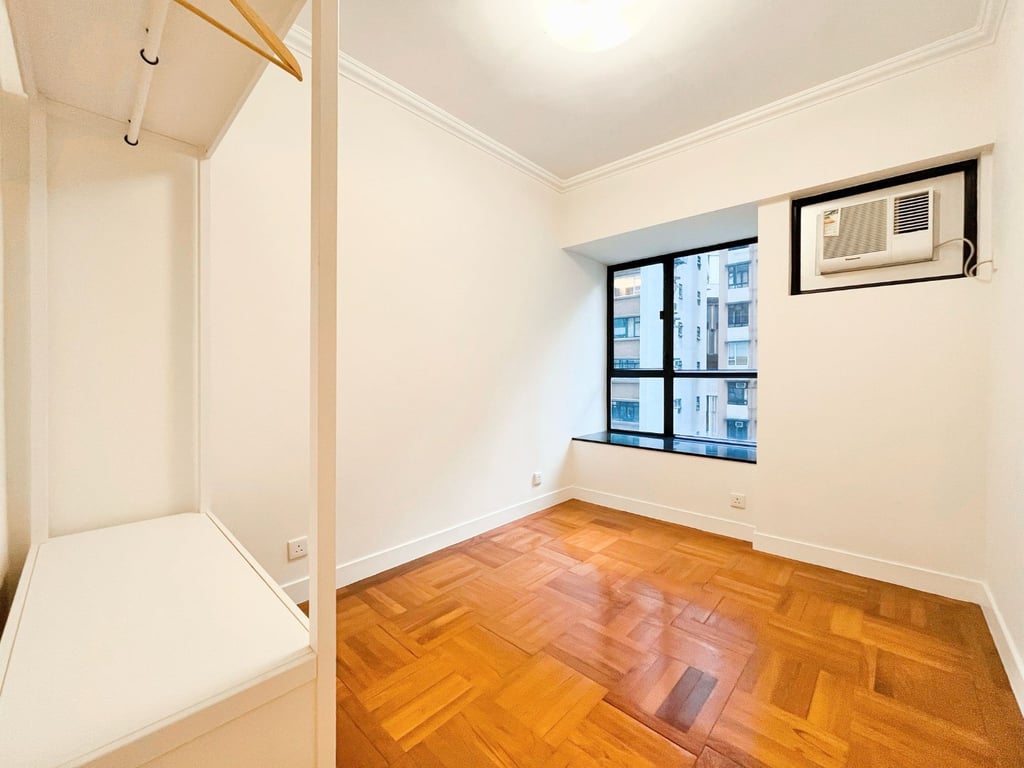 https://img.propertyraptor.com/cdn-cgi/imagedelivery/KD5bF_AFL0JDTbKLWF7z9g/ap8/ap8_001/hornet/prp/img/9debed76da3eba39088bc7e3c174f3bd-wtm.jpg/public