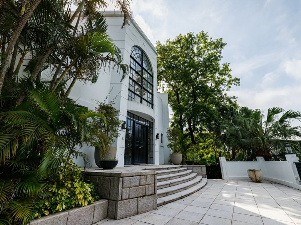 https://img.propertyraptor.com/cdn-cgi/imagedelivery/KD5bF_AFL0JDTbKLWF7z9g/ap8/ap8_001/hornet/prp/img/9e1393c0b63e63d53bf7c7a6afd23d01.jpg/public