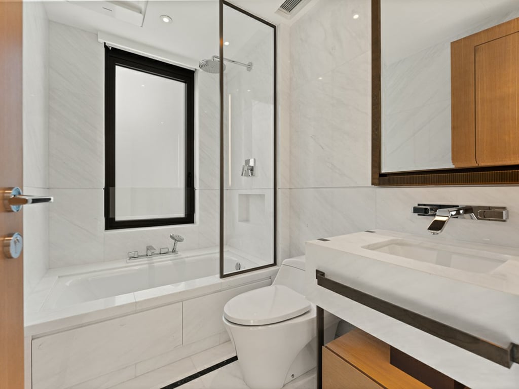 https://img.propertyraptor.com/cdn-cgi/imagedelivery/KD5bF_AFL0JDTbKLWF7z9g/ap8/ap8_001/hornet/prp/img/9e27b47f765a606ea7fe436c897c2b13-wtm.jpg/public