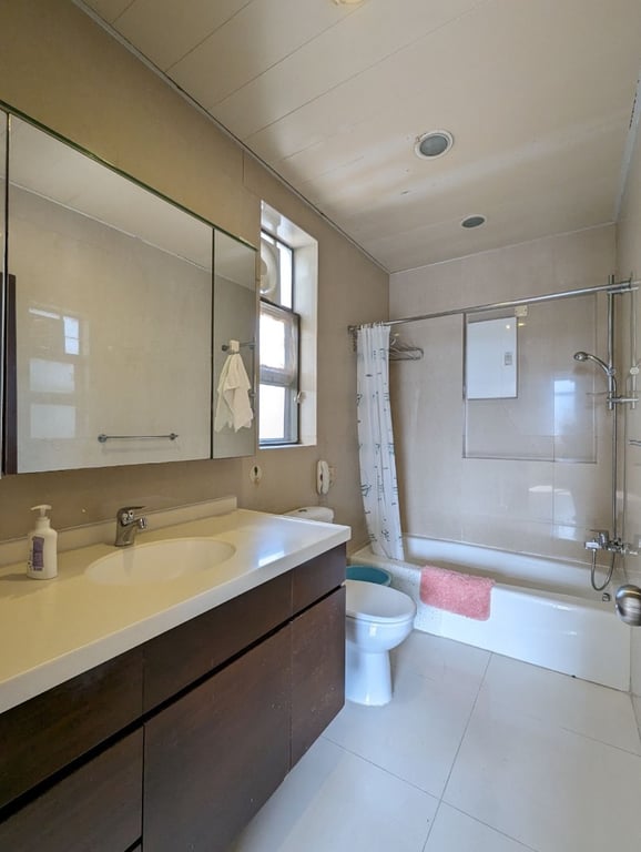 https://img.propertyraptor.com/cdn-cgi/imagedelivery/KD5bF_AFL0JDTbKLWF7z9g/ap8/ap8_001/hornet/prp/img/9e4cd6571801cda8e979ac1e407519b0-wtm.jpg/public