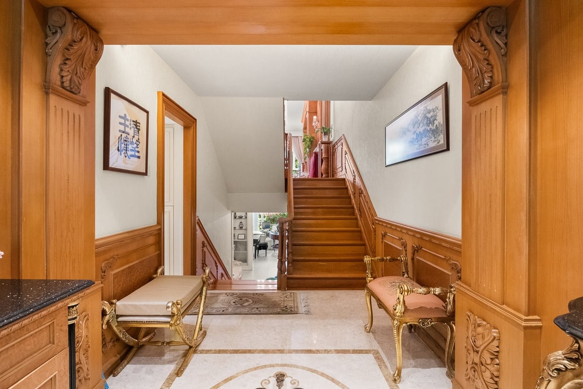 https://img.propertyraptor.com/cdn-cgi/imagedelivery/KD5bF_AFL0JDTbKLWF7z9g/ap8/ap8_001/hornet/prp/img/9ed2ba10fbc5ca894f4335bdf97f518d-wtm.jpg/public